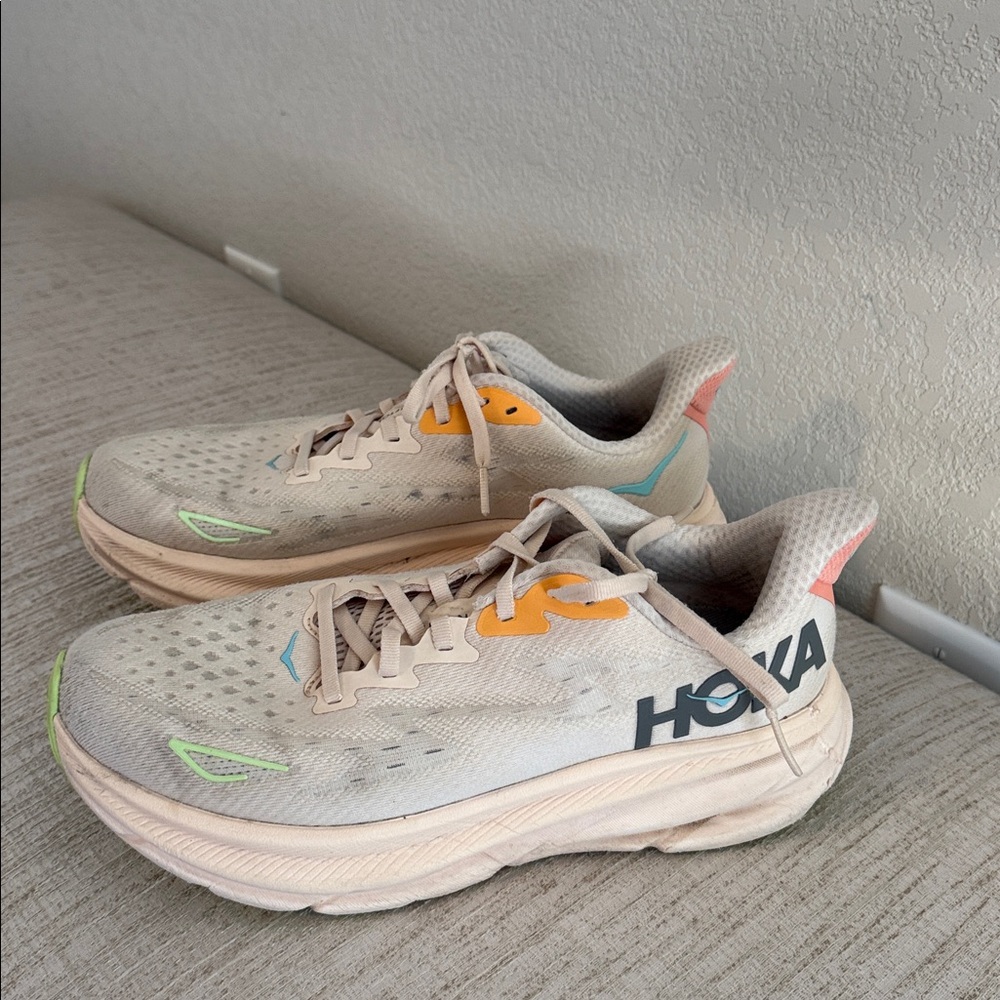 Stylish Women's HOKA Sneakers in Cream Clifton 9 - Picture 2 of 5